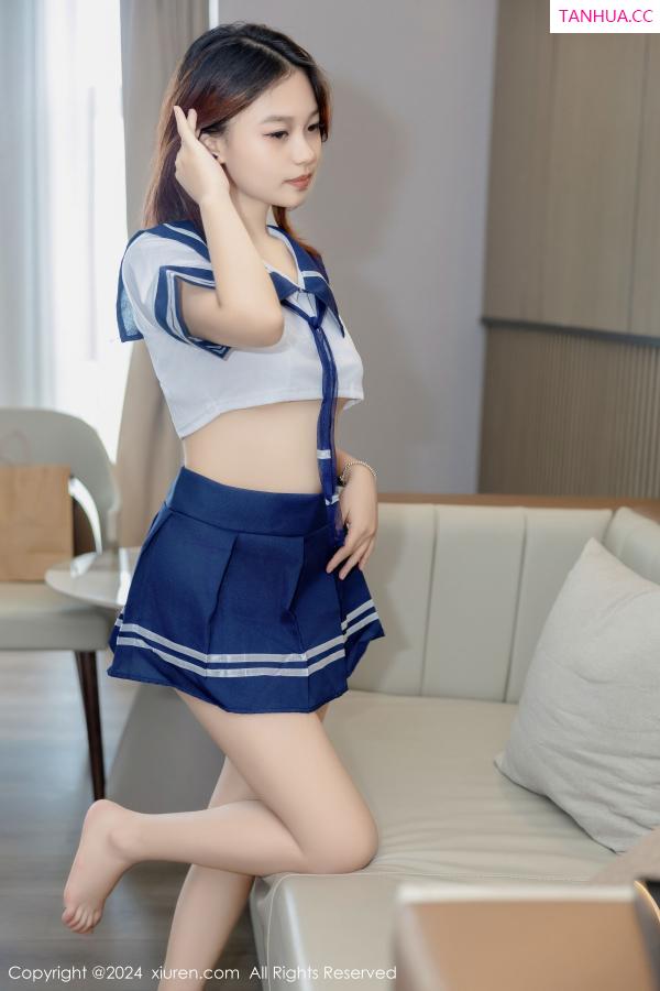   [XiuRen]高清写真图 2024.08.20 No.9037 吴婷婉 新人美腿第22张图片